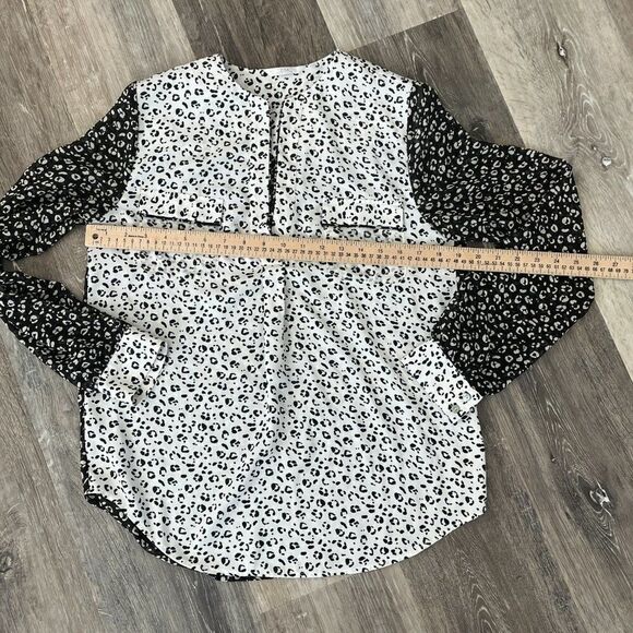 ZOA New York Silk Blouse Animal Print Size Small - Picture 8 of 13